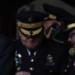 Director de la PNC, David Custodio Boteo, durante las honras fúnebres. Foto La Hora: Kenneth Jordan