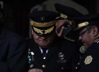 Director de la Policía confirma hallazgo de plan terrorista en celular de presunto agresor Director de la PNC, David Custodio Boteo, durante las honras fúnebres. Foto La Hora: Kenneth Jordan