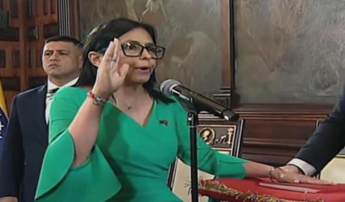 Delcy Rodríguez jura como presidenta encargada de Venezuela tras la captura de Maduro Rodríguez, juró como mandataria encargada del país, dos días después de la captura del gobernante Nicolás Maduro y su esposa, la diputada Cilia Flores, por parte de fuerzas estadounidenses en medio de una serie de ataques en Caracas y tres estados cercanos. Foto: La Hora/ EFE/ VTV /