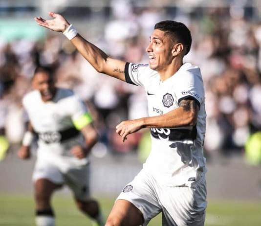 El paraguayo Erik López es el nuevo refuerzo de Municipal para el Clausura 2026.