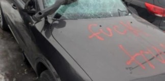 FBI ofrece recompensa de hasta US$100 mil por vandalismo y robo de propiedad gubernamental.