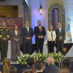 Autoridades guatemaltecas y embajador de EE.UU. en Guatemala, Tobin Bradley, durante la firmma de acuerdo por US$100 millones con Estados Unidos. Foto La Hora: Jose Orozco