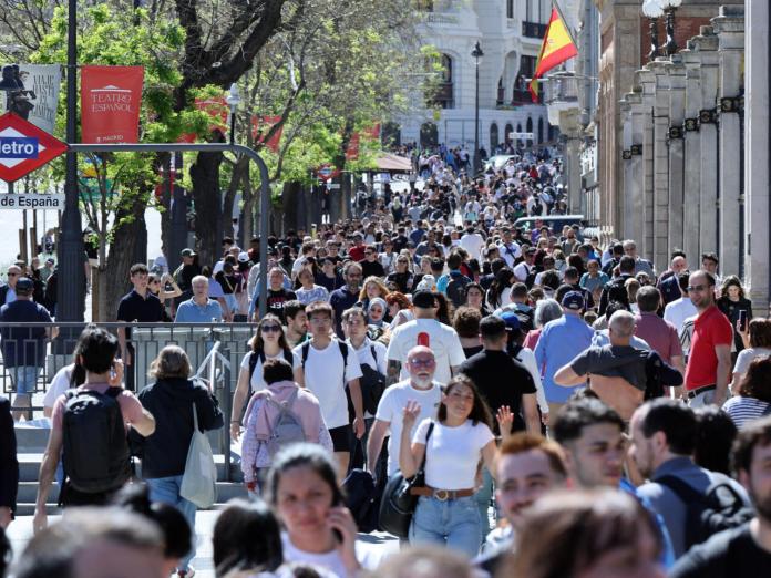 France24 España abre proceso para regularizar a medio millón de migrantes. Foto La Hora: France24.