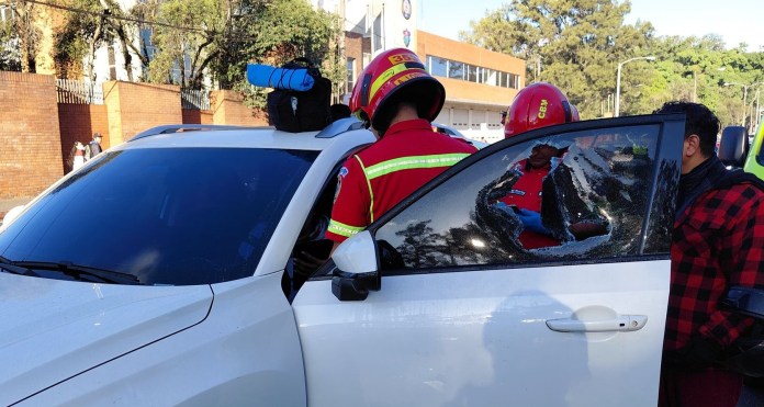 G_Rk_ayWkAApKRH Bomberos