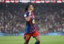 El FC Barcelona, con goles de Raphinha y Lewandowski, venció 3-2 al Real Madrid y se proclamó campeón de la Supercopa de España.