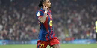 El FC Barcelona, con goles de Raphinha y Lewandowski, venció 3-2 al Real Madrid y se proclamó campeón de la Supercopa de España.