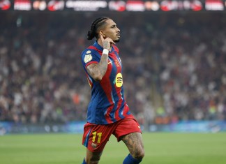 El FC Barcelona, con goles de Raphinha y Lewandowski, venció 3-2 al Real Madrid y se proclamó campeón de la Supercopa de España.