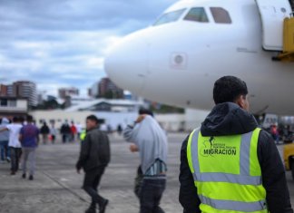 Guatemaltecos, los segundos más deportados de la región y estudio advierte impacto en la economía de EE. UU.