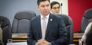 Renuncia viceministro de Desarrollo Urbano y Vivienda marcando tercer cambio en administración de Norma Zea.