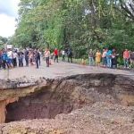 Hundiemiento de tierra registrado en la aldea La Libertad, Izabal. Foto La Hora: Conred