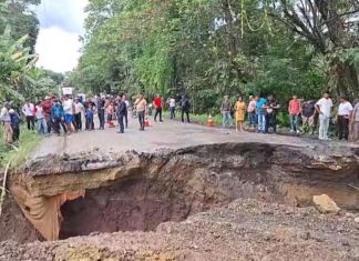 Hundiemiento de tierra registrado en la aldea La Libertad, Izabal. Foto La Hora: Conred