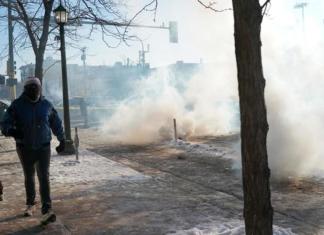 Agentes del Servicio de Inmigración y Control de Aduanas (ICE) mataron a tiros a un hombre en Minneapolis. Foto: EFE