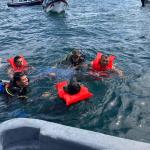 Lancha volcó en el Lago de Atitlán mientras se dirigía de Panajachel hacia San Juan La Laguna. Foto La Hora: CVB.