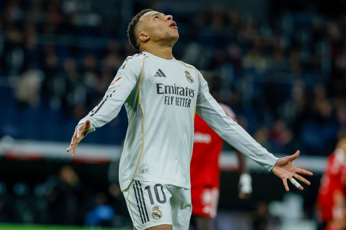 Kylian Mbappé sufrió un esguince en su rodilla izquierda y será baja para los próximos partidos del Real Madrid.