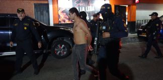 La Fiscalía contra el Delito de Extorsión en Coatepeque notificó a Harol Yeraldo Salguero Morales una orden de captura vigente por los delitos de asociación ilícita y conspiración para cometer exacciones intimidatorias. Foto La Hora: PNC