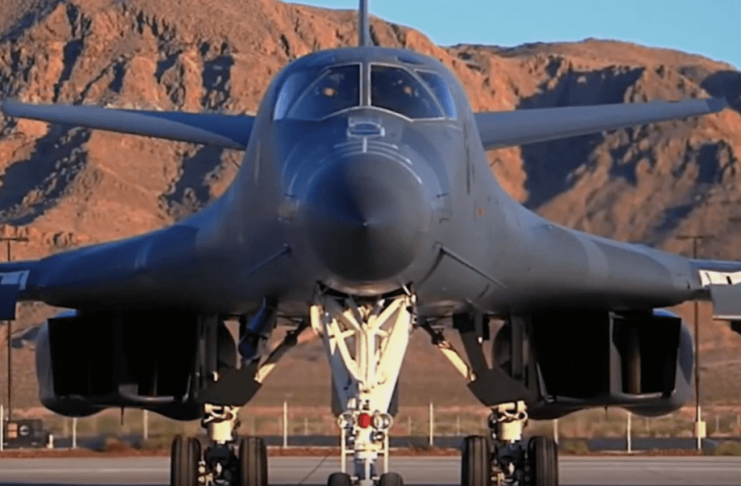 Los más de 150 aviones, 3 agencias de inteligencia y drones usados por EE.UU. en la captura de Maduro