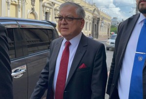 Carlos Lucero prioriza viaje a Europa y aplaza convocatoria para elegir presidente de la Corte Suprema