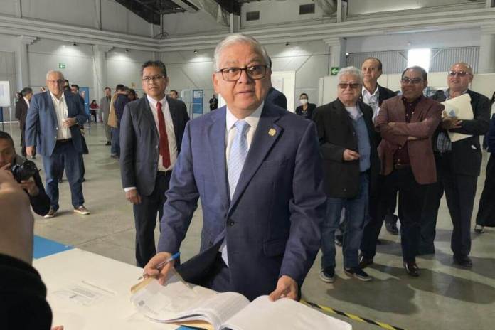 El presidente en funciones de la CSJ solicitó las acreditaciones de los restantes 14 miembros de la comisión de postulación para MP. Foto La Hora: José Orozco