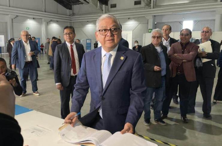 El presidente en funciones de la CSJ solicitó las acreditaciones de los restantes 14 miembros de la comisión de postulación para MP. Foto La Hora: José Orozco