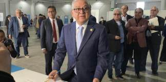 Presidente en funciones de CSJ solicita acreditaciones a las personas que integrarán la comisión para MP El presidente en funciones de la CSJ solicitó las acreditaciones de los restantes 14 miembros de la comisión de postulación para MP. Foto La Hora: José Orozco