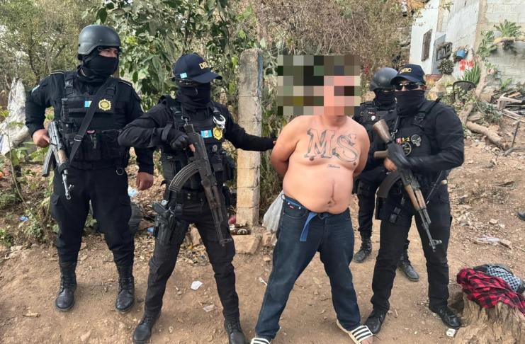 Miguel Ángel Ruiz, de 33 años, alias “Coche” o “Chino”, señalado como miembro activo de la clica Bandidos Locos Salvatruchas. Foto La Hora: PNC.