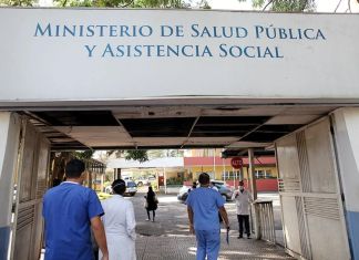 Las autoridades de Salud recomiendan identificar de manera temprana los síntomas y evitar el contacto con otras personas para reducir el riesgo de contagio. Foto La Hora: MSPAS