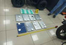 Más de Q100 mil habrían sido robados en teléfonos y computadores en Santa Rosa Mercancía robada con un valor de Q80 mil en Santa Rosa. Foto La Hora: PNC