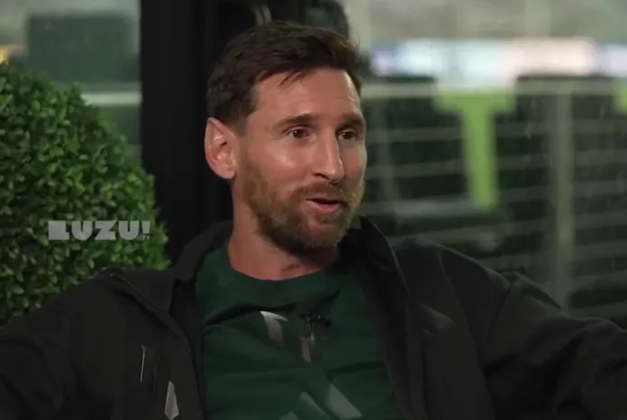 Messi-Entrevista Lieonel Messi habló de su vida familiar, el gusto por la bebida y otras cosas que suele hacer estando con su familia en una entrevista. Foto La Hora: captura de pantalla Luzu