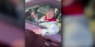 El video muestra desde la perspectiva más cercana posible los instantes previos a los disparos. Foto La Hora: EFE