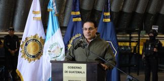 El jefe de la cartera de Gobernación, Marco Antonio Villeda, dio pormenores de la situación del amotinamiento de reos en tres cárceles. Foto La Hora: Daniel Ramírez