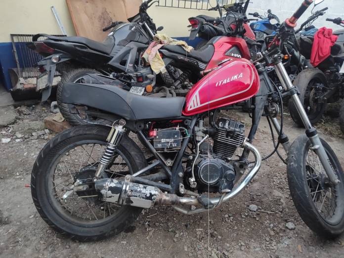 100 Motos consignadas por no portar placas y otras por tener reporte de robo. Foto La Hora: PNC.