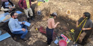 Osamentas halladas en Petén que corresponden al periodo del Conflicto Armado Interno. Foto La Hora: Ministerio Público