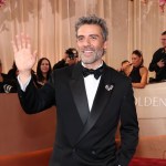 Oscar Isaac en los Premios Golden Globes donde está nominado por Frankenstein, de Guillermo del Toro. Foto La Hora: RRSS