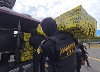 Autoridades de la Policía Nacional Civil (PNC) indicó que la droga fue trasladada a las bodegas de la Subdirección General de Análisis de Información Antinarcótica (SGAIA), ubicadas en zona 6. Foto: PNC