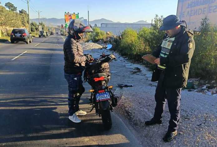 Tránsito PNC desarrolla operativo de control y seguridad vial.