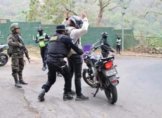Autoridades llevan a cabo operativos en vuelta La calavera, Canalitos, zona 24. Foto La Hora: PNC.