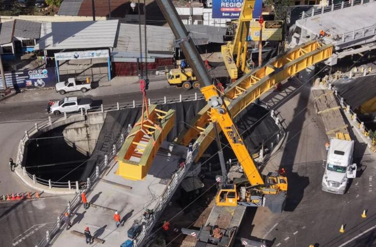 El alcalde Sebastián Siero espera que la obra sea inaugurada entre diez o quince días, pues ya solo hace falta fundir una losa. Foto La Hora: Municipalidad de Santa Catarina Pinula