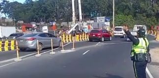 El proyecto se construye en el kilómetro 20 de la CA-9. La PMT pide precaución a quienes se conducen por la carretera. Foto La Hora: captura de pantalla
