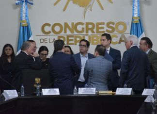 El Juzgado Décimo Quinto de Primera Instancia Civil dio trámite al amparo interpuesto en la CC por el diputado José Chic en contra del Foto de Rectores. Foto La Hora: José Orozco