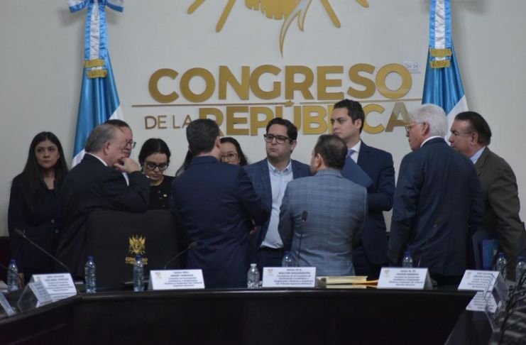 El Juzgado Décimo Quinto de Primera Instancia Civil dio trámite al amparo interpuesto en la CC por el diputado José Chic en contra del Foto de Rectores. Foto La Hora: José Orozco
