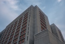 Maduro, Caro Quintero, Diddy y otros reos que han sido recluidos en la prisión federal de Brooklyn Nicolás Maduro se encuentra recluido en el Centro Metropolitano de Detención de Brooklyn, en Nueva York, tras su detención en Venezuela.