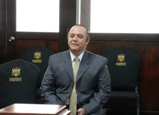 Procurador Alejandro Córdova presenta expediente para integrar el Tribunal Supremo Electoral (TSE). Foto La Hora: Universidad de San Carlos de Guatemala (Usac) / María Fernanda Monzón