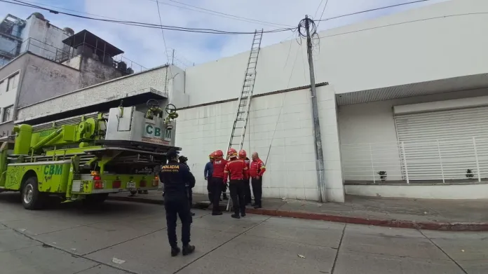 Redes Sociales banco atracado Señalado de ingresar a un banco en Navidad, enfrentará juicio e irá a prisión preventiva. Foto La Hora: Redes sociales