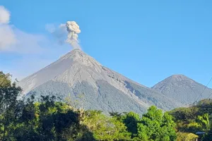 Municipalidad de Acatenango cierra el acceso al Parque Astillero por actividad en el volcán de Fuego