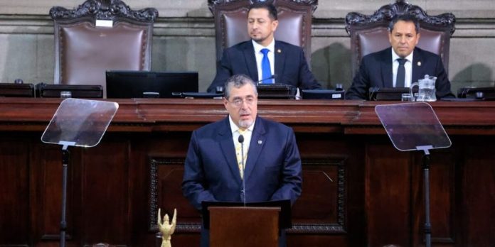 Arévalo confirma su asistencia para sesión solemne tras desconocer invitación por parte del Congreso.