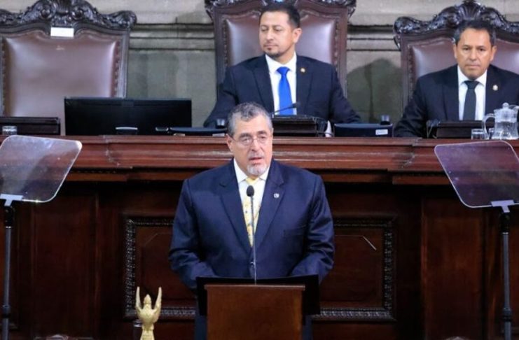 Arévalo confirma su asistencia para sesión solemne tras desconocer invitación por parte del Congreso.