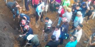 Dos hombres fallecieron tras quedar soterrados mientras realizaban trabajos en el interior de una zanja. Foto La Hora: Asonbomd.