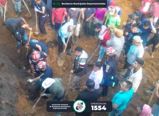 Dos hombres fallecieron tras quedar soterrados mientras realizaban trabajos en el interior de una zanja. Foto La Hora: Asonbomd.