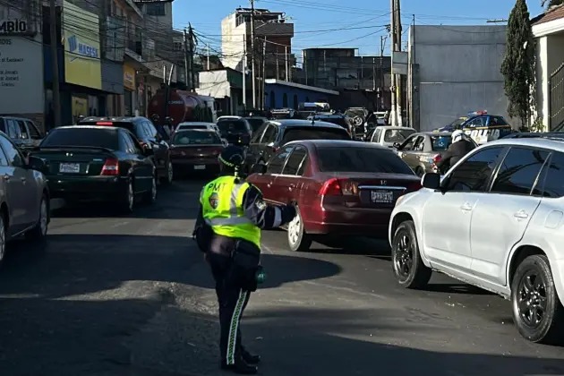 El gerente de Emixtra aseguró que se mantienen acciones para no afectar el tránsito en horas pico, por la construcción del paso a desnivel de El Milagro. Foto: La Hora/José Orozco