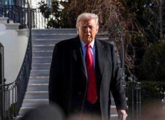 Trump durante su visita a una planta de Ford en Detroit, donde habló sobre el T-MEC.
